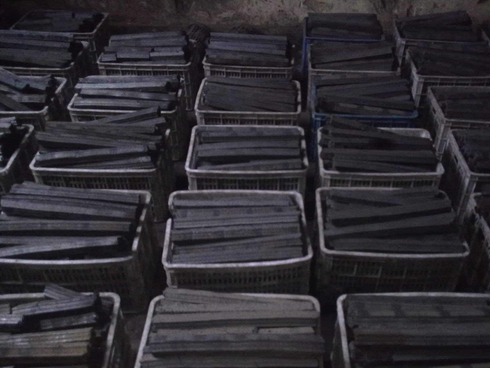 浙江环保中温机制木炭批发优质耐烧户外烧烤炭出口无烟碳